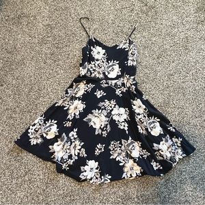 Old Navy | blue floral dress size S